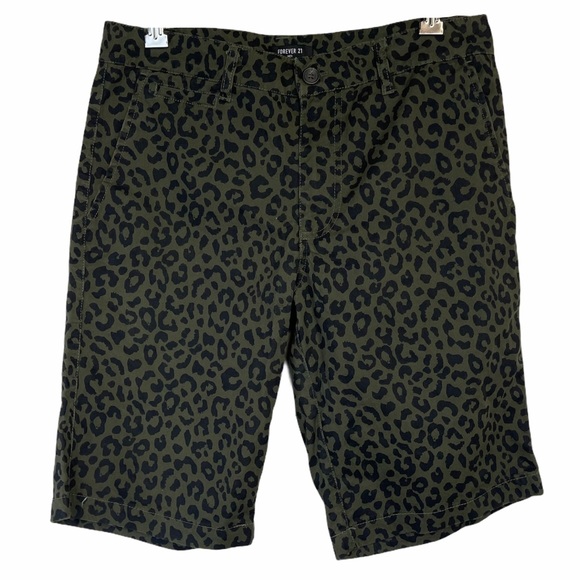 ❗️Cheetah Green Men’s Shorts - Picture 1 of 8